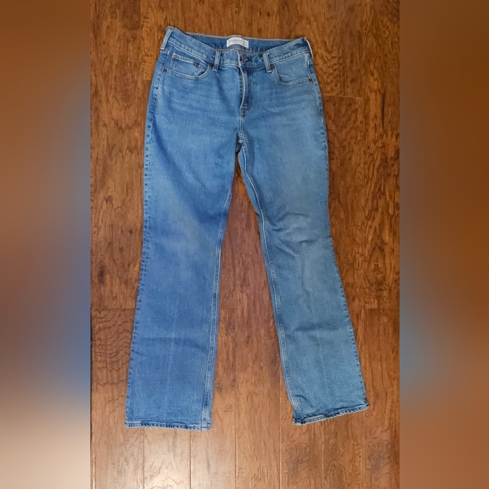 A&F the boot, Low Rise Bootcut Jeans, size 29 Long